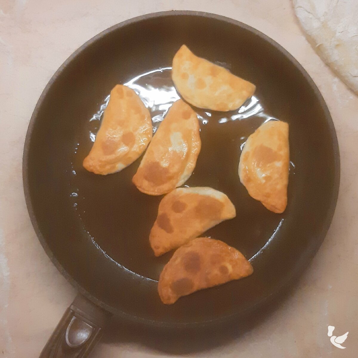 Жареное тесто на сковороде