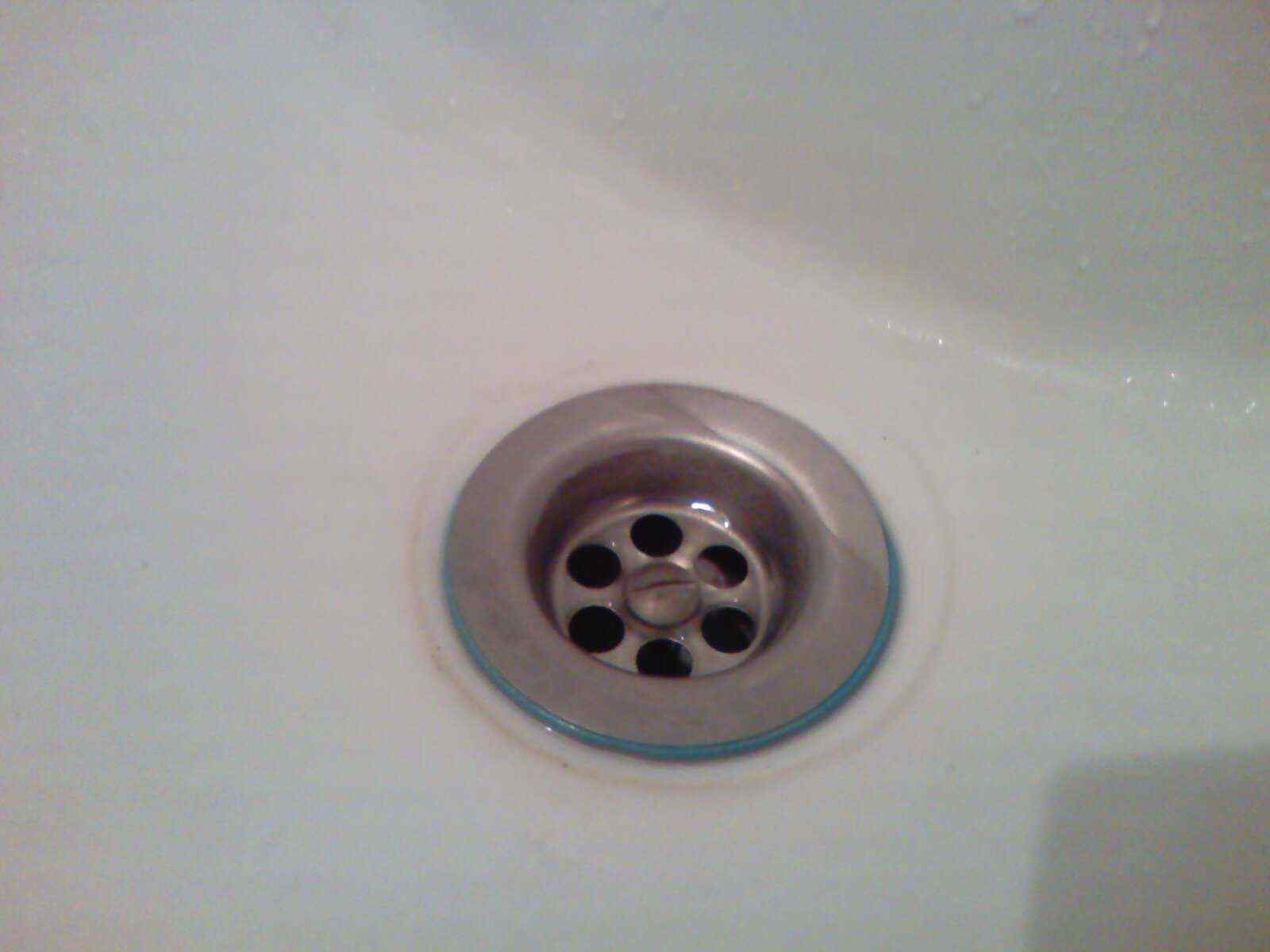 Вода вытекла из ванной