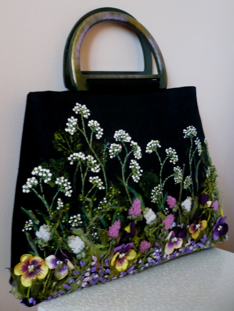 Цветы на сумках