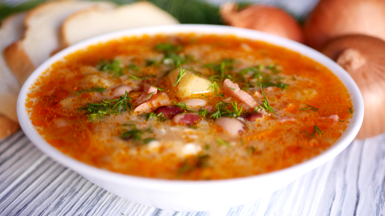Простые и вкусные супы на каждый день. Вкусные супы на каждый день. Суп вкусный и простой. Суп сытный и вкусный. Супы на каждый день простые и вкусные.