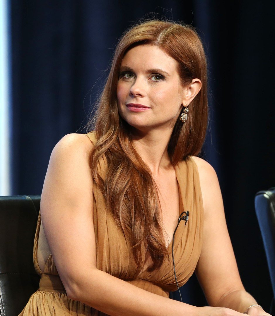 Joanna Garcia Fakes