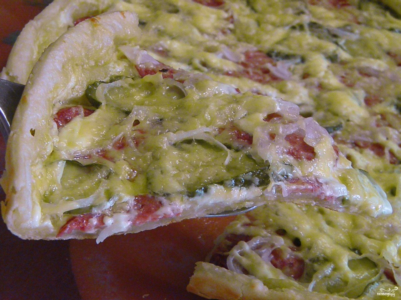 домашняя пицца на слоеном тесте в духовке рецепт с колбасой и сыром помидорами фото 65