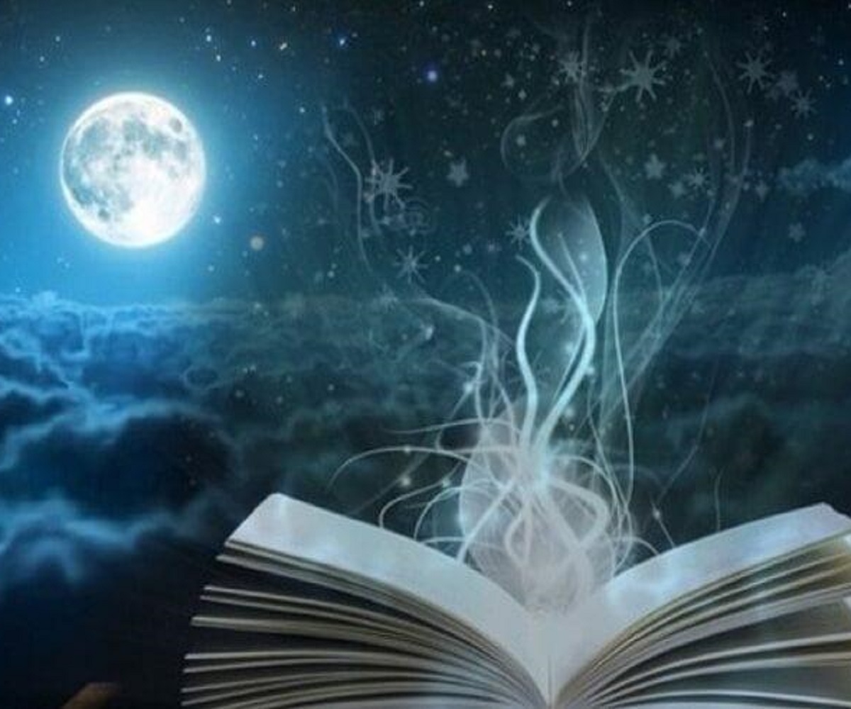 Свечи на полнолуние. Лунная магия. Книга Луна. Магическая Луна. Полнолуние магия.