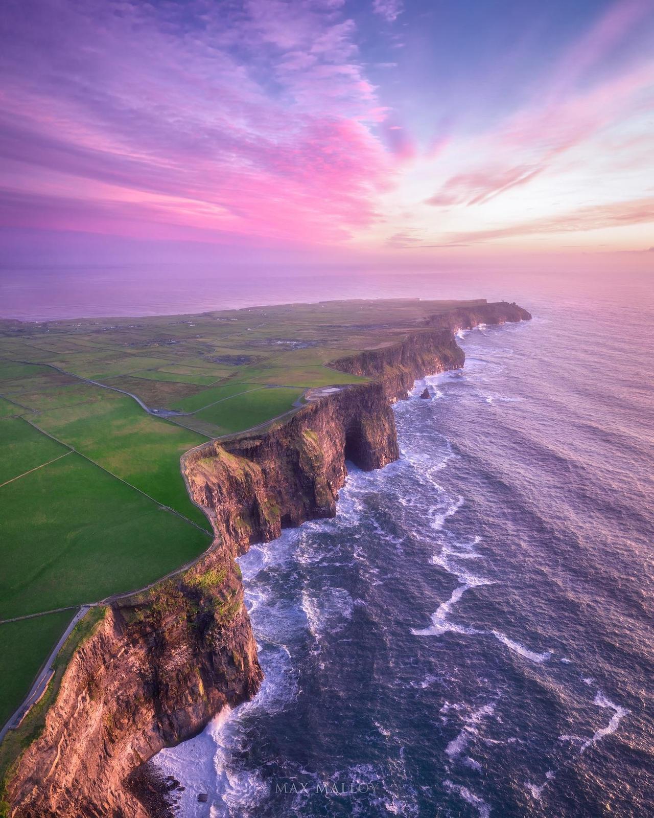 Невероятно красиво видео. Утёсы мохер Ирландия. Скалы мохер Ирландия. Cliffs of Moher. Cliffs of Moher Ireland.