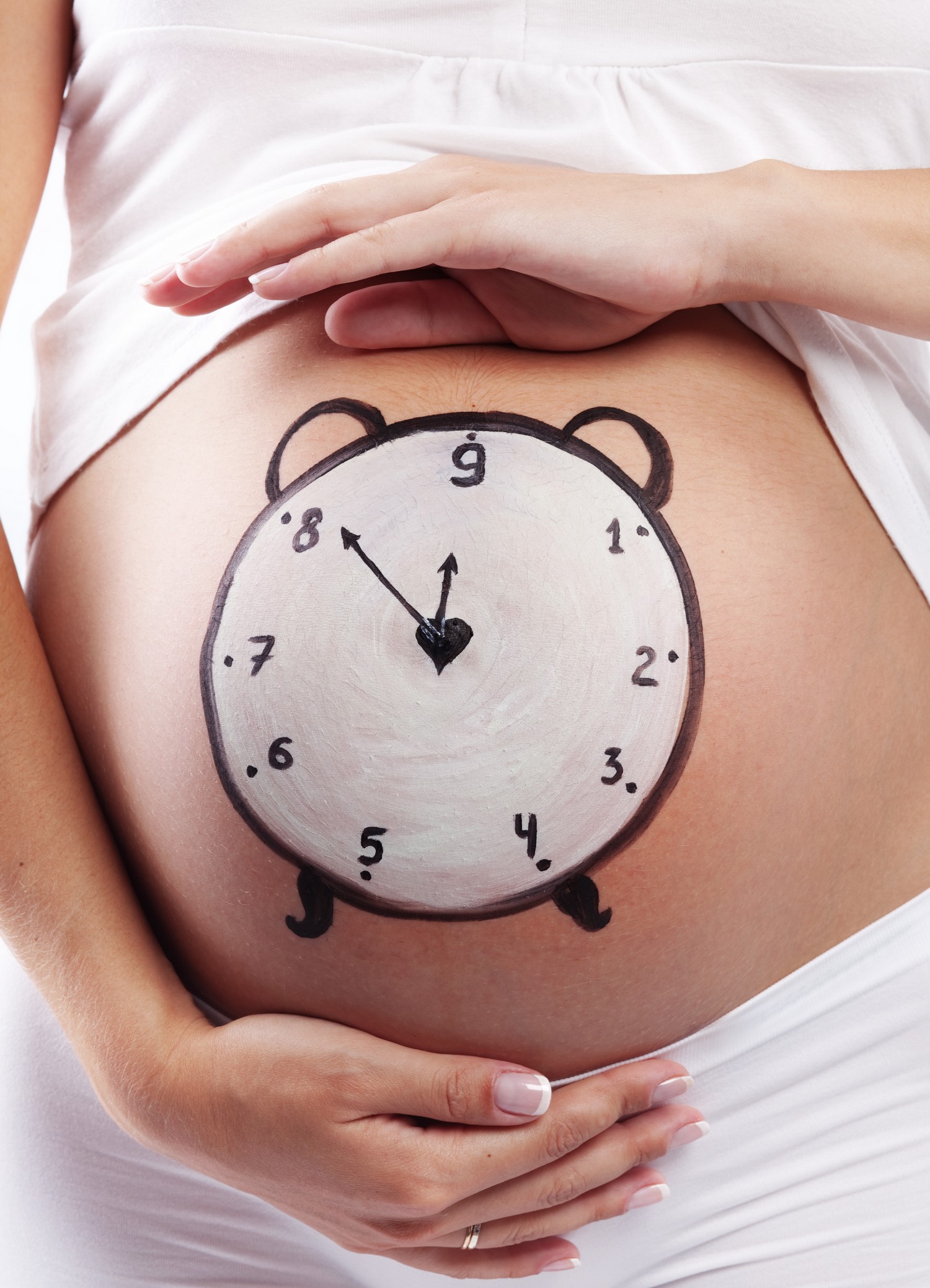 Забеременеть утром. Живот беременной и часы. Часы на животе. Беременные животики.