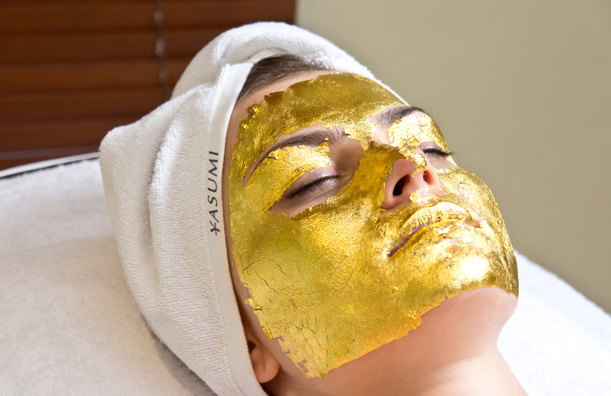 Маска из соли. Золотая маска Клеопатры для лица. Альгинатная маска Золотая. Золотая маска Клеопатры из Египта. Золотая маска Клеопатры для лица из Египта.