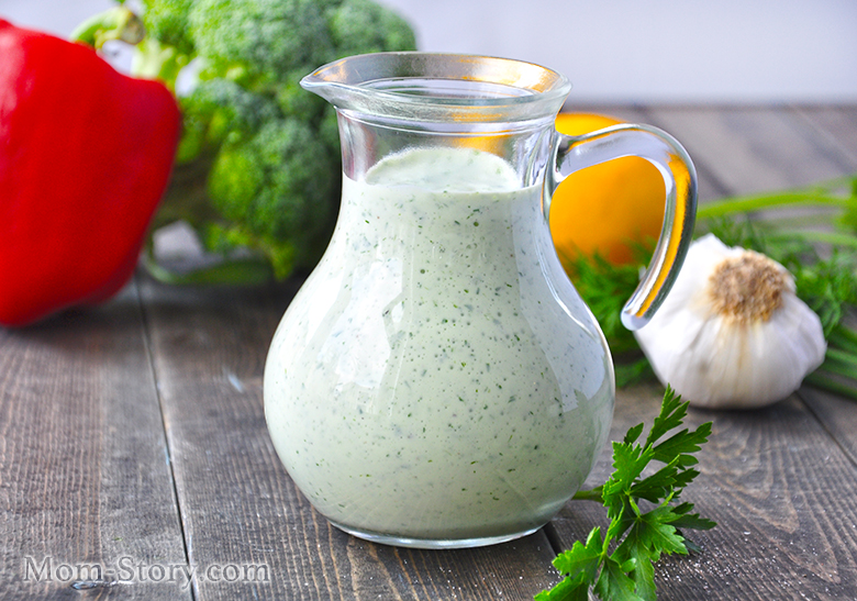 Отвар чеснока в молоке. Кефир с чесноком на ночь для чего. Кефир с чесноком на ночь. Чеснок на кето. Окрошка в стакане.