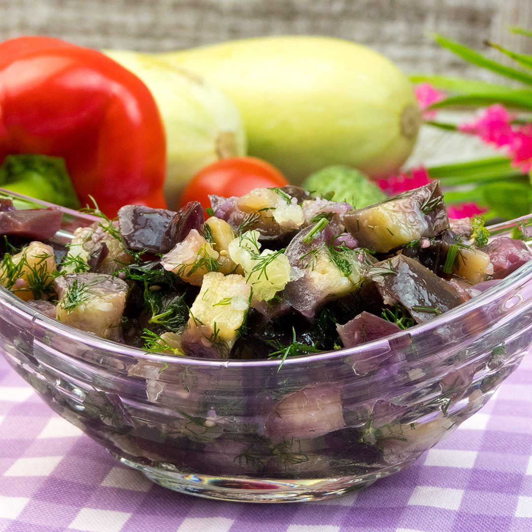 Закуска овощная с чесноком