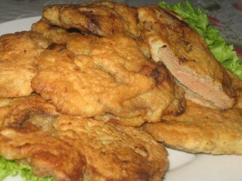 Куриные отбивные. Печень в кляре жареная. Печень куриная в кляре жареная. Куриная печень в кляре. Кляр для печени говяжьей.