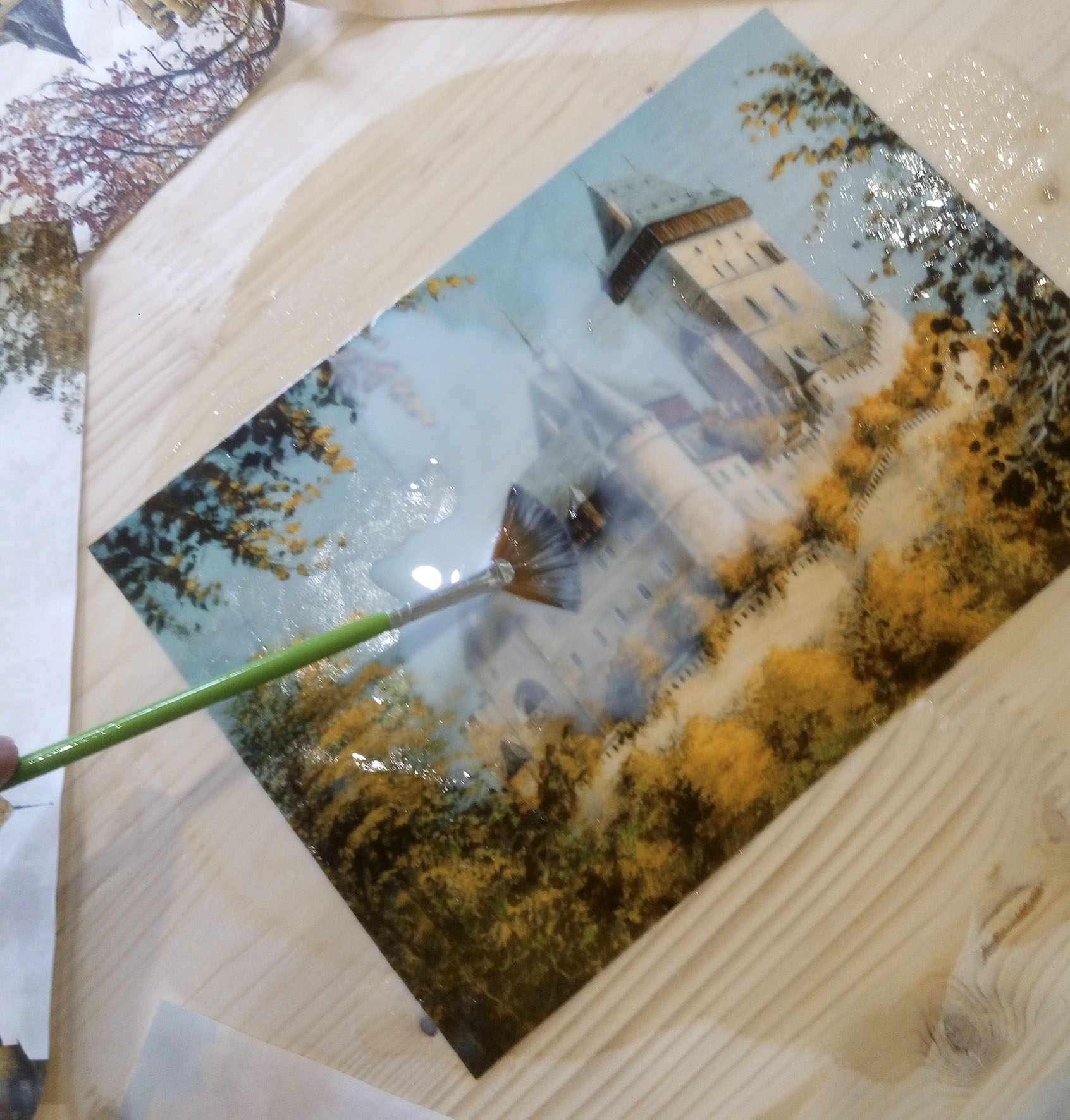 как пользоваться декупажной картой. как пользоваться декупажной картой. декупаж для начинающих пошагово с фото из салфеток. декупаж салфетками на холсте. работа с декупажной картой работы.