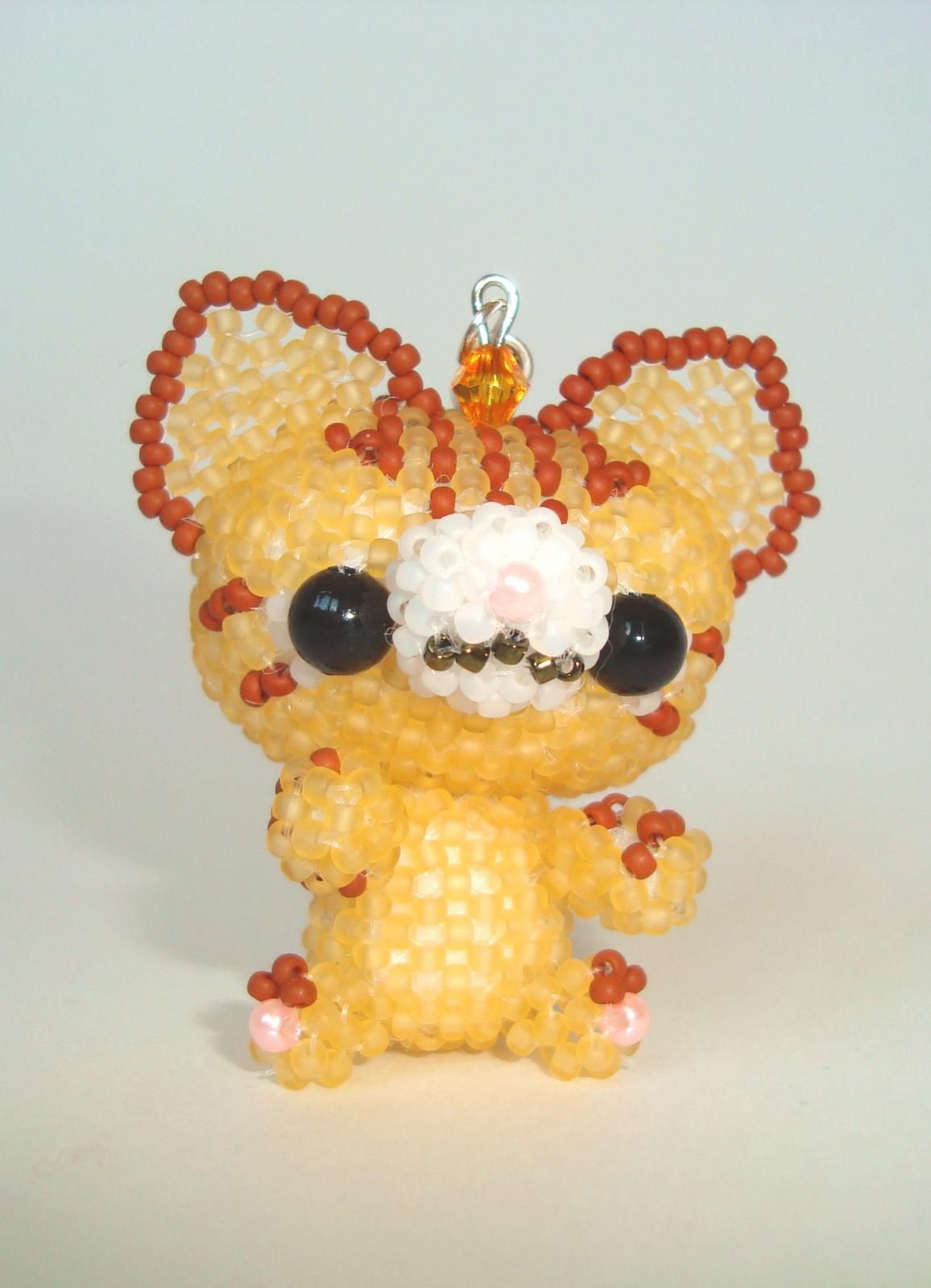 Игрушки из бисера. Зайчонок амигуруми из бисера. Объемные игрушки из бисера. Амигуруми из бисера маленькие. Бисерные игрушки объемные.