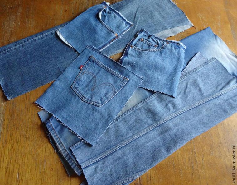 Как сохранить джинсы. Подшить джинсы с сохранением фабричного шва. Джинсы с сохранением низа. Джинсы со складками на коленях. Джинсы подгибка.