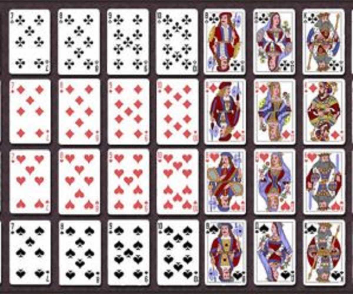 В четырех кругах разложено 7 карт. Колода карт. Карты 36. Пасьянс расклад. Карты игральные разложенные.