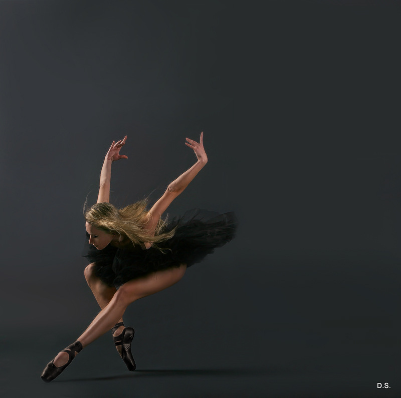 Самое красивые танцы видео. Девушка в движении. Красивый танец. Балерина в движении. Самые красивые танцы девушек.