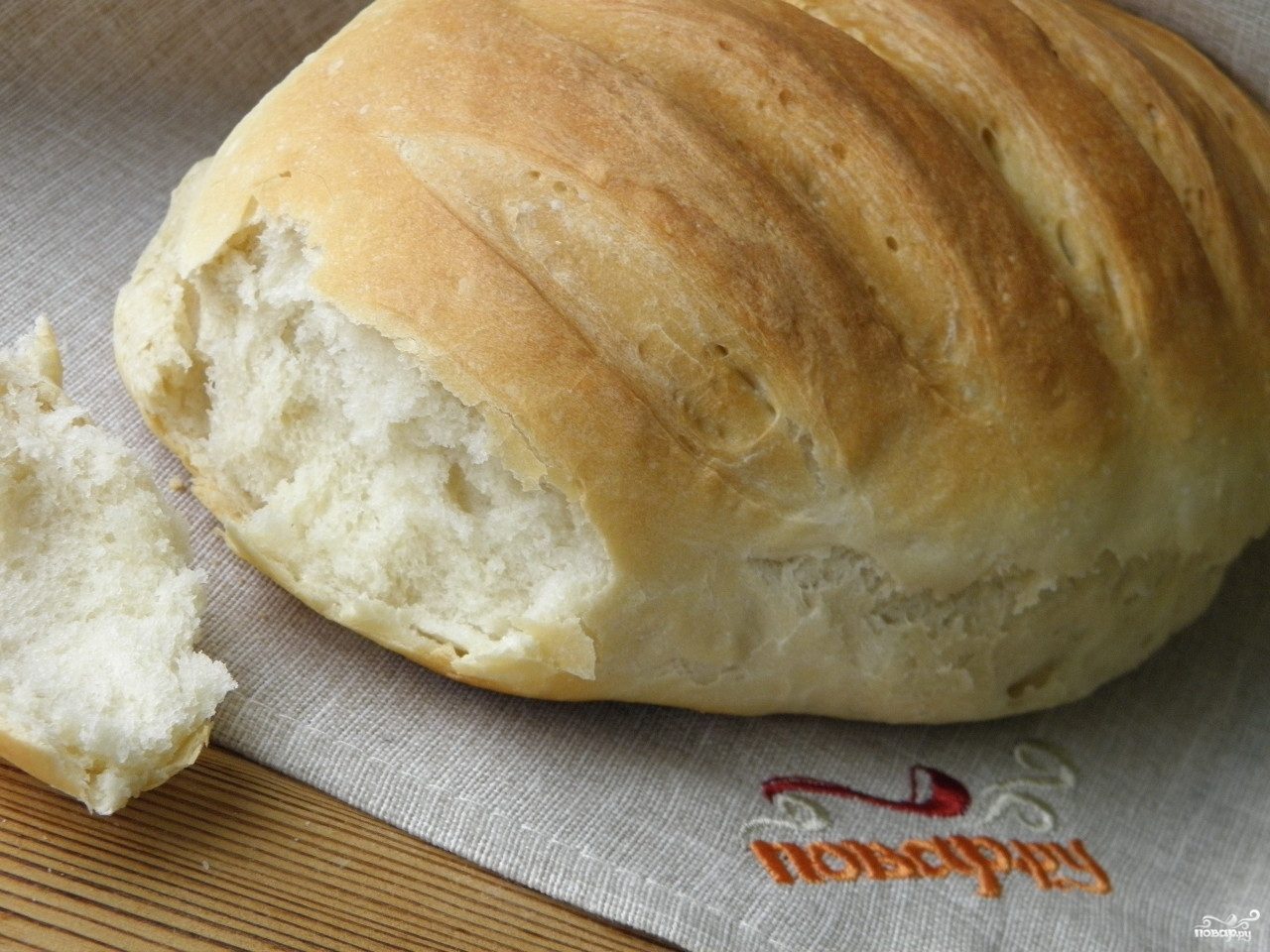 Как запечь хлеб в духовке. Белый хлеб в духовке. Постный хлеб в духовке. Постный белый хлеб. Постная выпечка хлеб.
