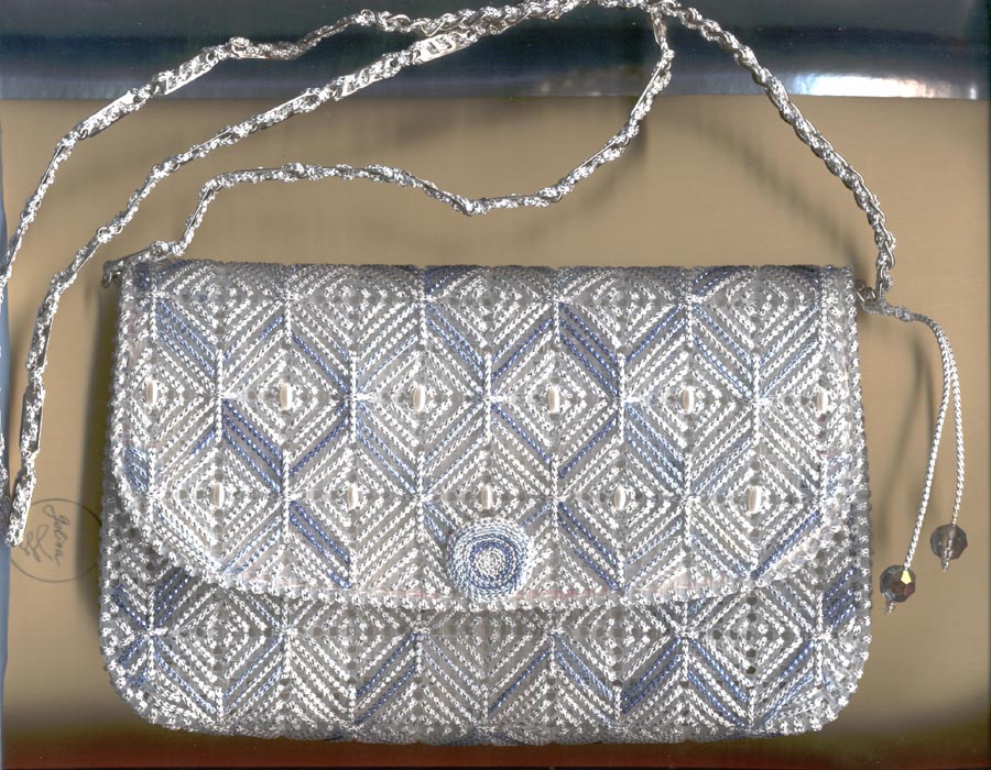сумки вязаные крючком на канве. сумка из пластиковой канвы. сумка на пластиковой канве схемы. сумка на пластиковой канве. сумка из канвы.