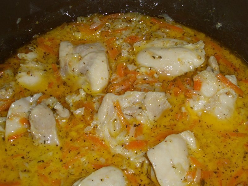 Грудка куриная в сметанном соусе на сковороде рецепт с чесноком фото