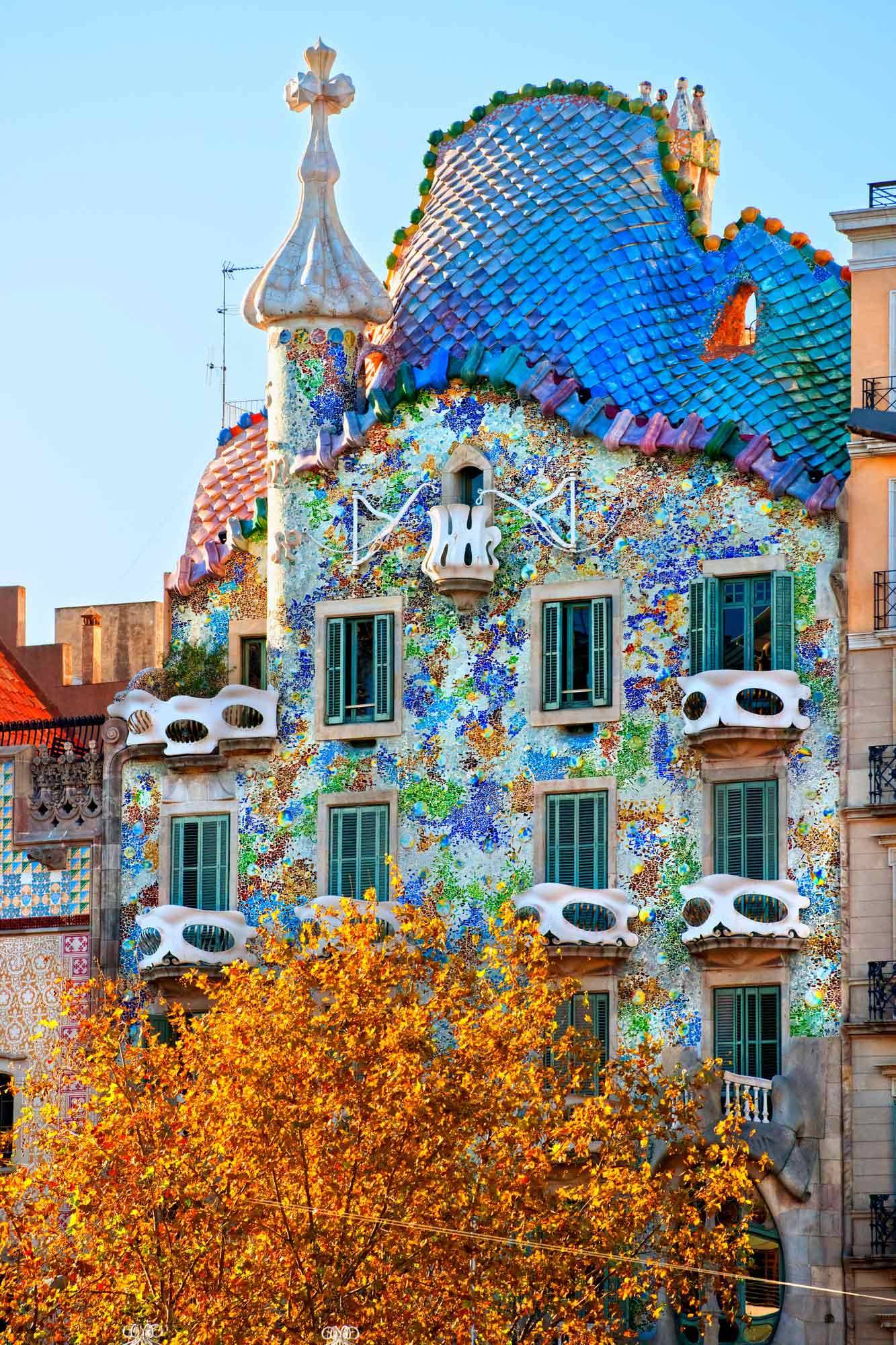 Антонио Гауди | Шедевр каталонского модерна Дом Бальо (Casa Batllo,  Barcelona, Spai | Города и дороги | Постила