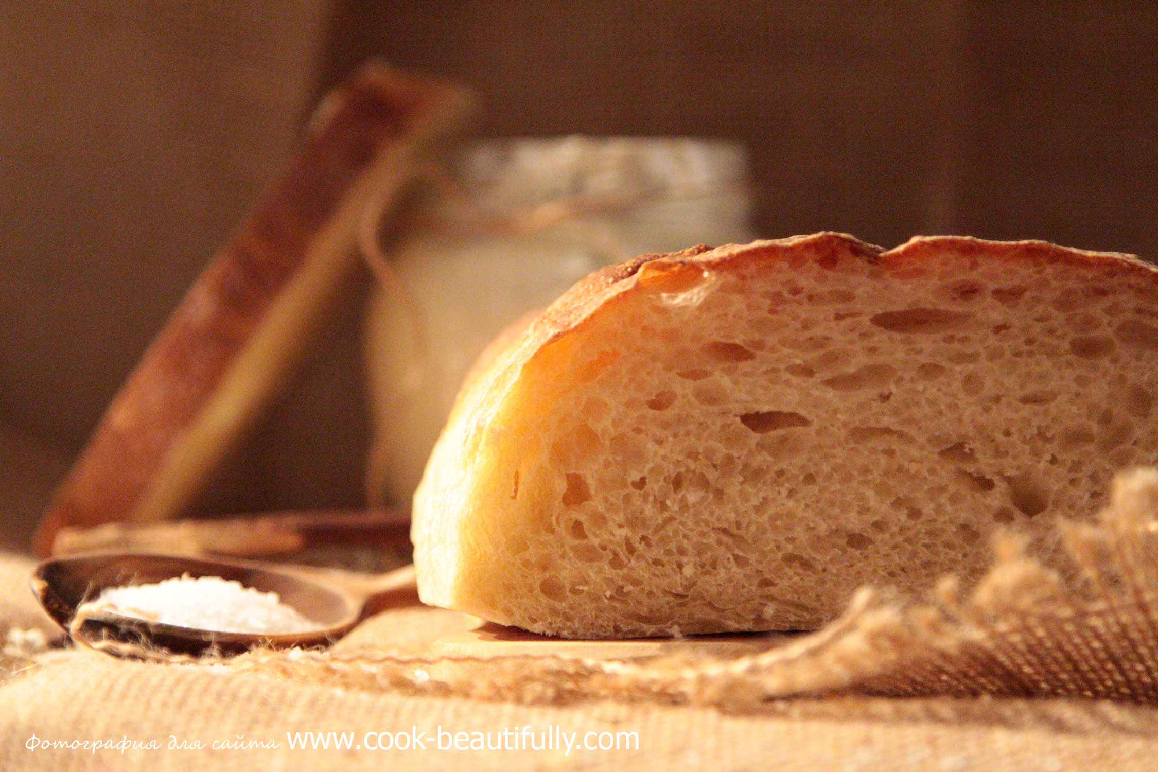 Рецепт вкусного мягкого хлеба. Хлеб с хрустящей корочкой. Корочка хлеба. Опара для хлеба. Хлеб на картофельном отваре.