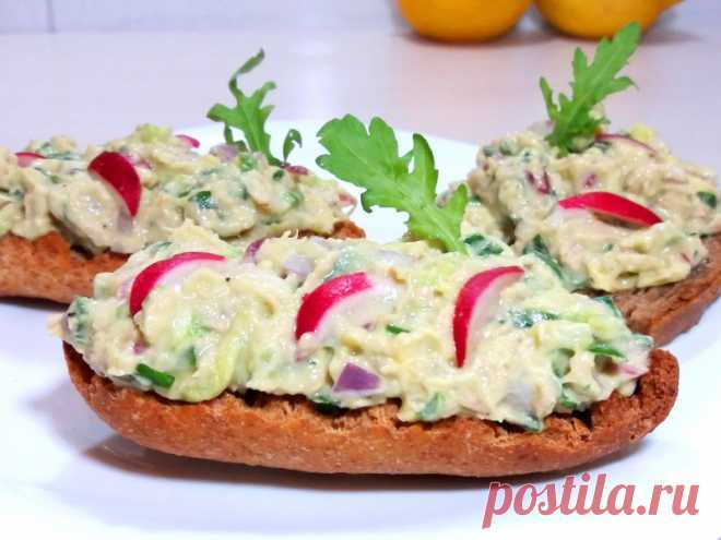 Вкусная намазка на хлеб на завтрак и перекус. Рецепт пасты из авокадо ...