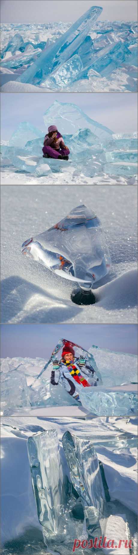 Кристально чистые льды Байкала. Прогулка по весеннему льду Байкала весьма интересное и увлекательное занятие. Глядя на ледяные просторы, гладкие как вода и красивые как весеннее небо начинаешь понимать, что попал в настоящую сказку.