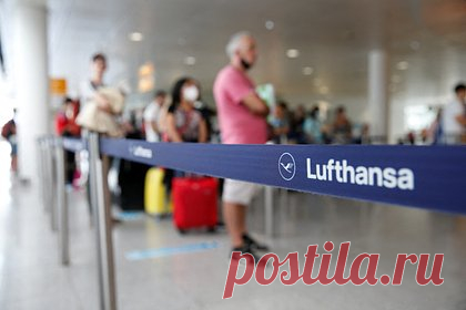 Россиянам отказали в посадке на самолет в Европу из-за подозрений. Национальная авиакомпания Германии Lufthansa отказала российским путешественникам в перелете из-за подозрений в нелегальной эмиграции. Уточняется, что инцидент произошел на рейсе из Стамбула в Сан-Хосе (Коста-Рика) с транзитной пересадкой в аэропорту Франкфурта-на-Майне во вторник, 7 февраля.