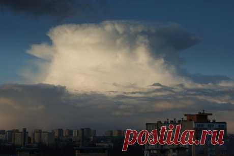 Кучево-дождевое облако и мамматусы 2 апреля 2015,  Познань, Польша / Социальная погода