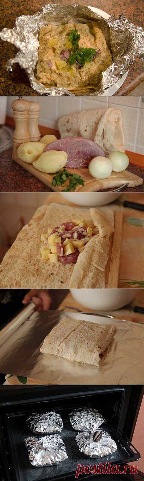Свинина с картофелем, тушеные в лаваше / Рецепты с фото