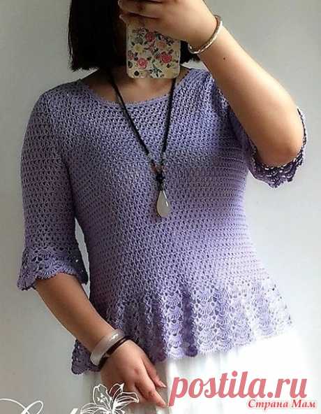 Фиолетовый ажурный пуловер с воланами и баской