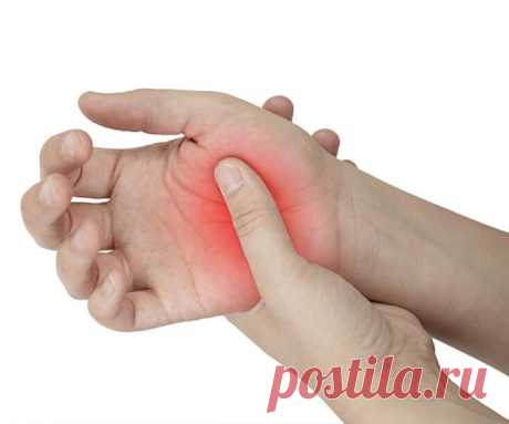 К чему болит правая кисть руки - примета? Болит кисть руки и запястье. Жжение в пальцах рук 100% Народные приметы Боль в кисти и запястье руки может быть вызвана множеством причин, от защемленного нерва до хронического заболевания суставов, например, артрита. К чему болит