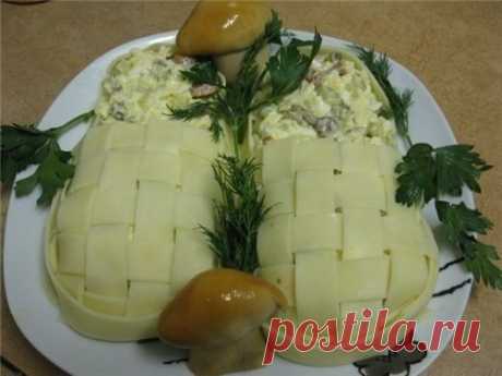 Удивите гостей - Салат с копченым сыром "Лапоточки и грибочки" Вкусно и оригинально!