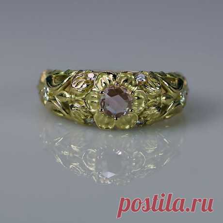 Art Nouveau design 18k yellow gold ring set with rose cut pink sapphire and diamonds

https://www.etsy.com/shop/TimelessHeirloomArt?ref=listing-shop2-all-items-count#items

#victorian#artnouveau#antique#georgian#vintage#custommade#designers#ring#gold#diamond#moissanite#etsy#platinum#engagementring#sapphire#rosecut