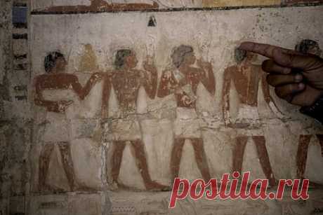 В Египте обнаружили гробницы и мастерские для создания мумий. Министерство по делам древностей Египта сообщило об открытии древних мастерских и гробниц, расположенных в некрополе Саккара, который является частью древней столицы Мемфиса. Мастерские восходят к 30-й династии фараонов, с 380 до 343 года до нашей эры, и периоду Птолемеев, с 305 по 30 год нашей эры.