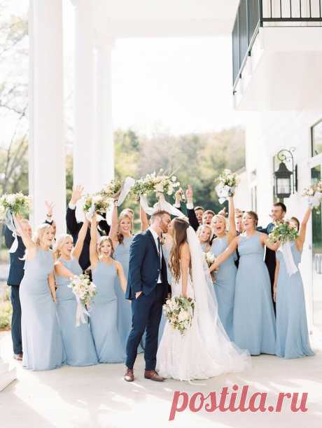 Southern Spring Wedding | How do you mix an all white wedding color palette after your bride chooses blue bridesmaid dresses?  Take a look at the wedding we put together for this beautiful bride. The ceremony color palette was all white, whilst the color