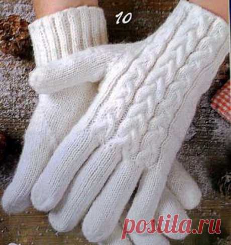 Белые перчатки с косами..