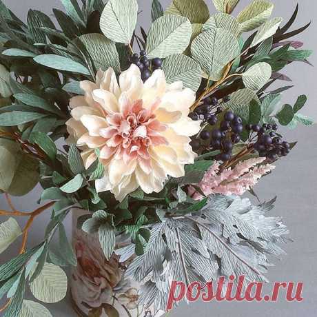 Beautiful colors, lots of greenery and this sweet paper dahlia... beautiful bridal bouquets to come! #paperflowers #paperflowerbouquet #greenery #paperdahlia #dahlia #crepepaperflowers #craftmanship #handpainted