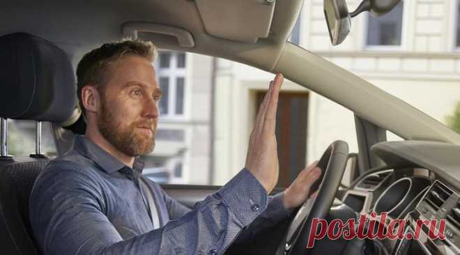 5 полезных водительских жестов на дороге, о которых мало кто знает - Лайфхак - АвтоВзгляд