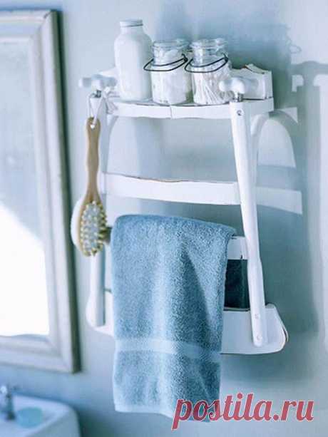 Преобразуйте старый стул как полку для полотенца и банных принадлежностей