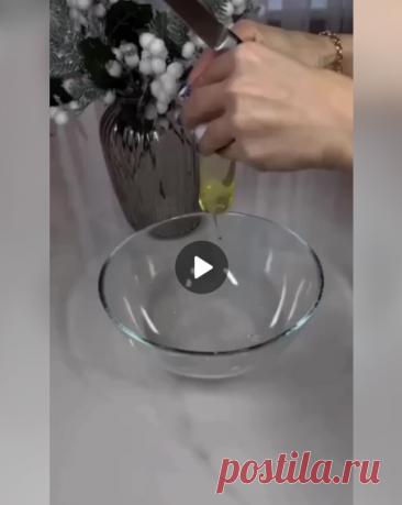 Это вкуснее бутербродов, так ещё и ПП!

Ингредиенты:

-3 яйца.
-5 ложек сметаны.
-4-5 ст. ложек рисовой муки.
-Соль, разрыхлитель.

Для начинки можно использовать все что вам нравится: ветчина, помидоры, сыр и т.д.

В моем случае это зелень и яйцо.

Выпекаем на сковородке или в вафельнице. А после сверху можно добавить творожный сыр, красную рыбу, помидор, огурчик.