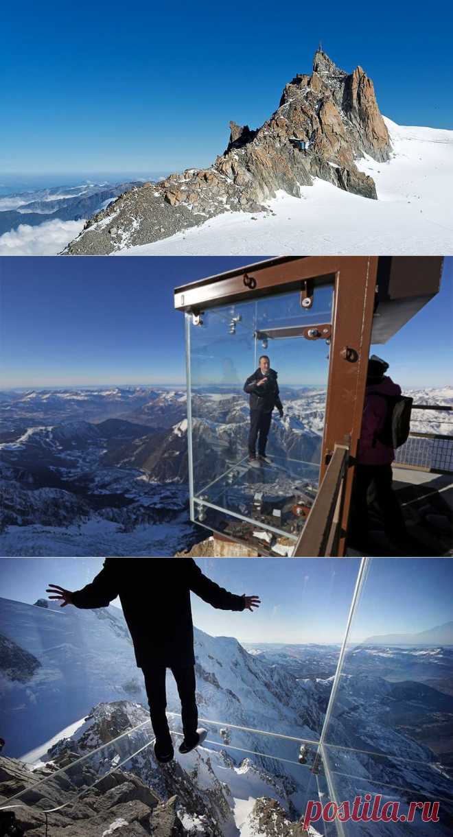Монблан и смотровая площадка : На высоте 3800 метров на вершине Эгюий-дю-Миди находится стеклянная клетка, которая называется «Шаг в пустоту».