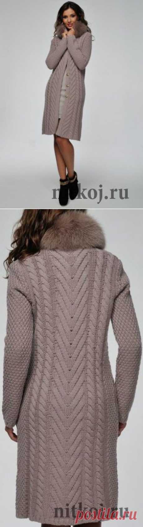 Вязаное пальто с мехом лисы » Ниткой - вязаные вещи для вашего дома, вязание крючком, вязание спицами, схемы вязания