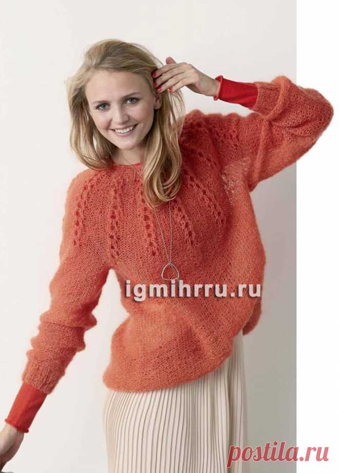 Оранжевый мохеровый пуловер с кокеткой из ажурных 