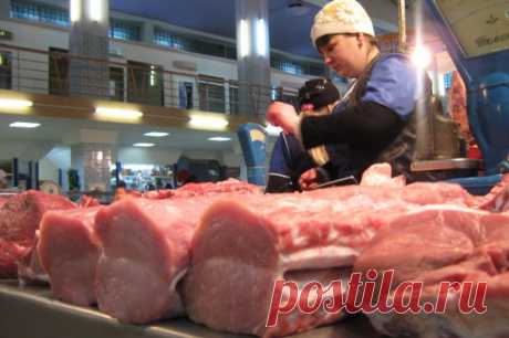 Экономист Чирков объяснил снятие Китаем запрета на российскую свинину. Ограничения на поставки этого мяса действовали в КНР с 2008 года.
