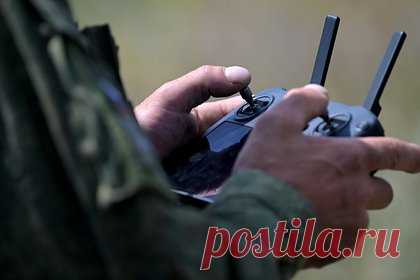 Стали известны возможности российских разведывательных БПЛА в зоне СВО. Разведывательные беспилотные летательные аппараты (БПЛА), применяемые военнослужащими Российской армии в зоне специальной военной операции (СВО), имеют возможность увидеть цели на расстоянии до 25 километров. Об этом ТАСС стало известно от Министерства обороны (МО) России.