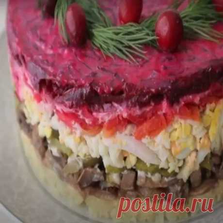 «Грибы под шубой». Невероятно вкусный салат на праздничный стола: без колбасы и сыра | Bixol.Ru