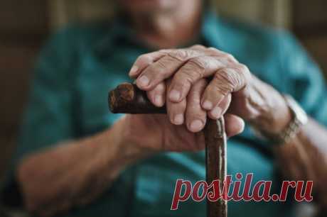 111-летний англичанин рассказал, что помогло ему прожить так долго. По словам мужчины, секрет его долголетия кроется в простой удаче.
