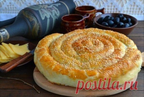 Пирог из слоёного теста с сосисками и сыром: пошаговый рецепт с фото и видео