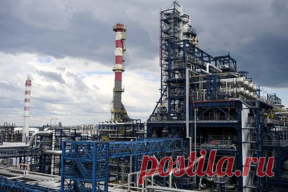 В США заявили о мировом дефиците дизельного топлива. Нефтеперерабатывающие компании не могут обеспечить мир достаточным количеством дизельного топлива. Об этом сообщает агентство Bloomberg. Авторы материала подчеркнули, что контракты по дизелю достигли рекордной стоимости — выше 140 долларов за баррель. Уточняется, что ситуация может ухудшиться.
