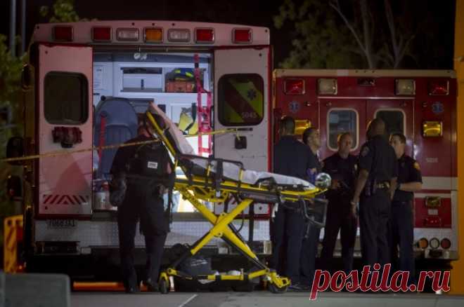 Два человека погибли после столкновения самолета с жилым домом в США. Инцидент произошел в американском штате Орегон во вторник ночью.