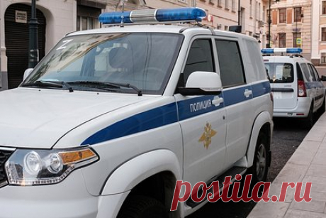 Пьяный иностранец угрожал полицейскому и поплатился за это. В Люберцах следователи предъявили обвинение 24-летнему гражданину Узбекистана, который напился, начал хулиганить на детской площадке, а потом стал угрожать насилием прибывшему по вызову участковому. Мужчину доставили в следственный отдел и провели допрос. Теперь его ждет суд.